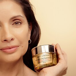 Revitalizing Supreme+ Youth Power Creme SPF 25 - Nemlendirici Bakım Kremi
